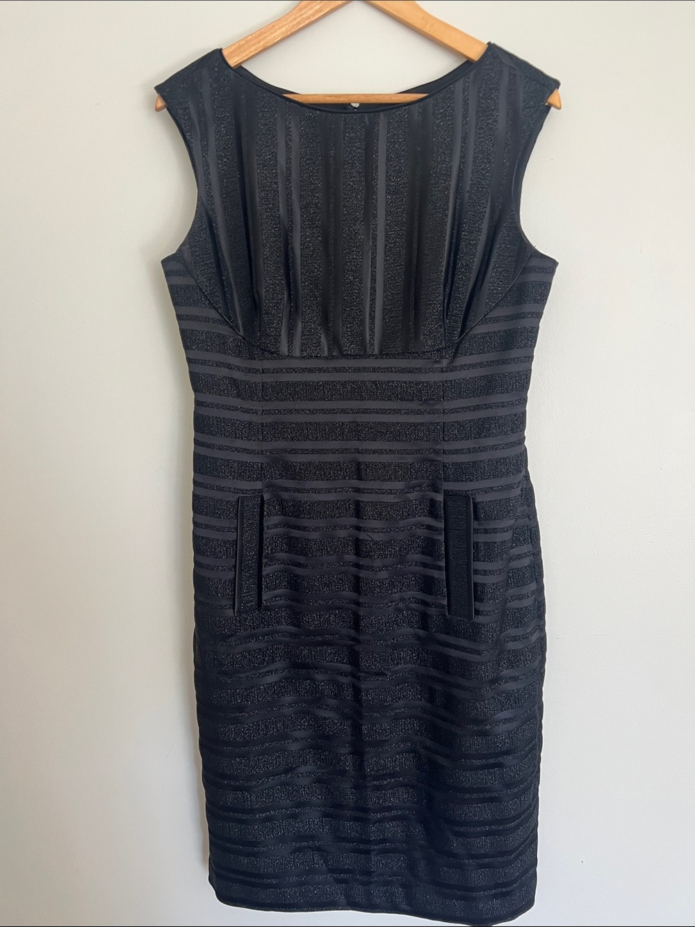 Anne Klein Black Sleeveless Sheath Dress